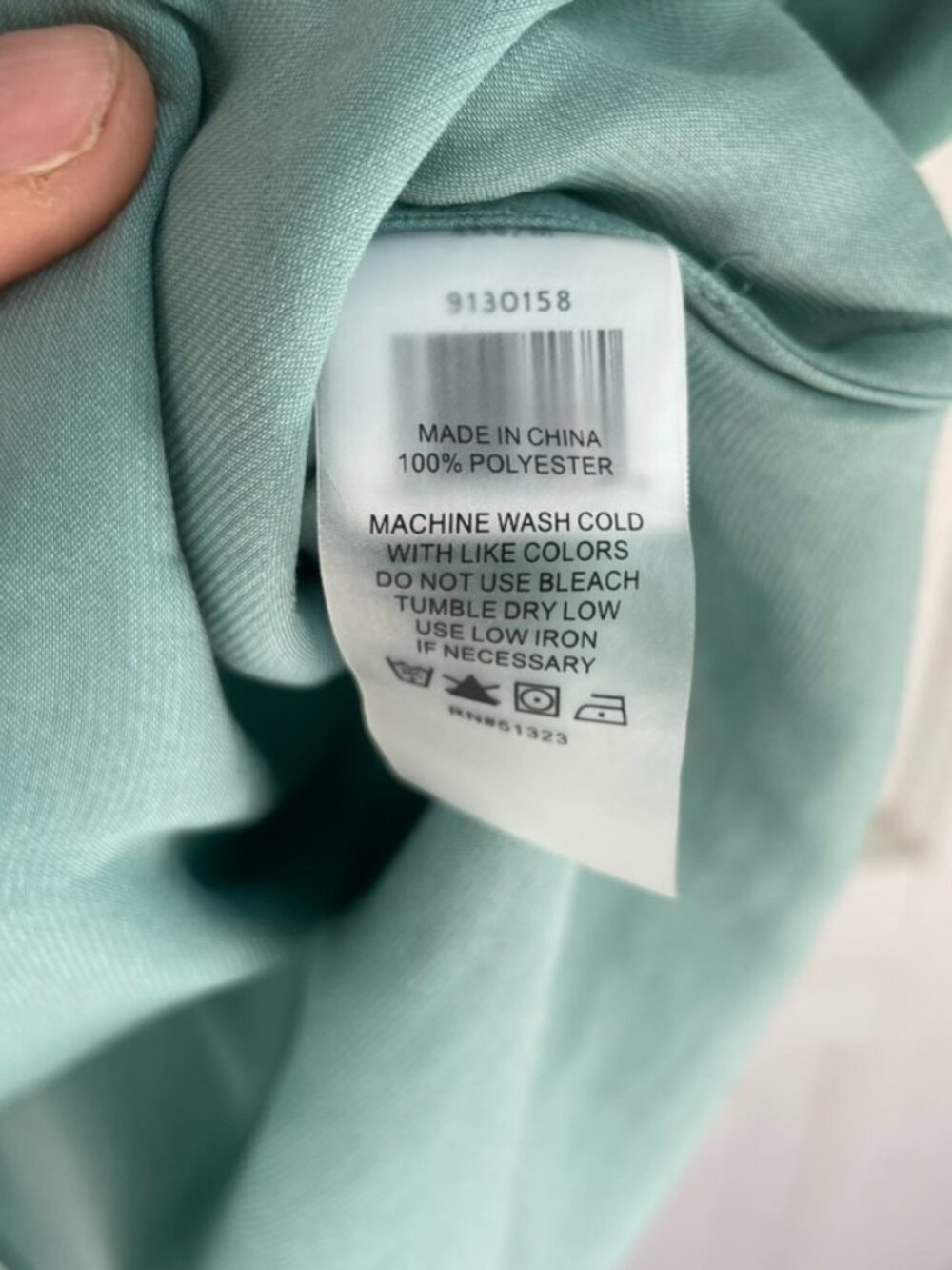 Vince Camuto Teal Sleeveless V-Neck Blouse | Size M | Flowy Tank Top - Picture 4 of 4